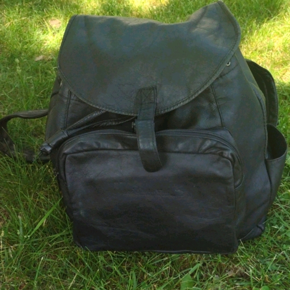 Mad About You leather backpack black, Serie TV, Show TV. TV Celebrities.